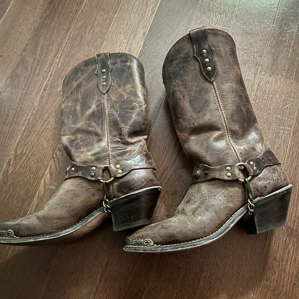 Leather cowboy boots
